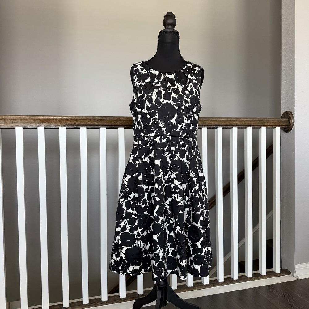 Talbots Floral Sleeveless Dress Size 12P Academia Office Preppy Career Cottage